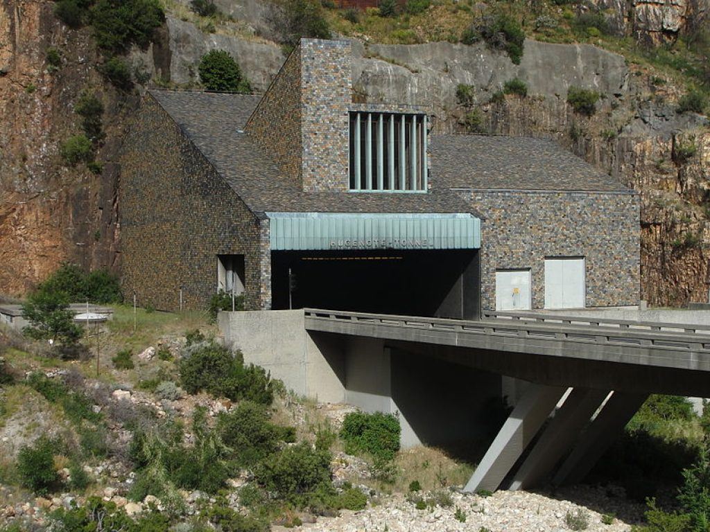 huguenot-tunnel-entrance