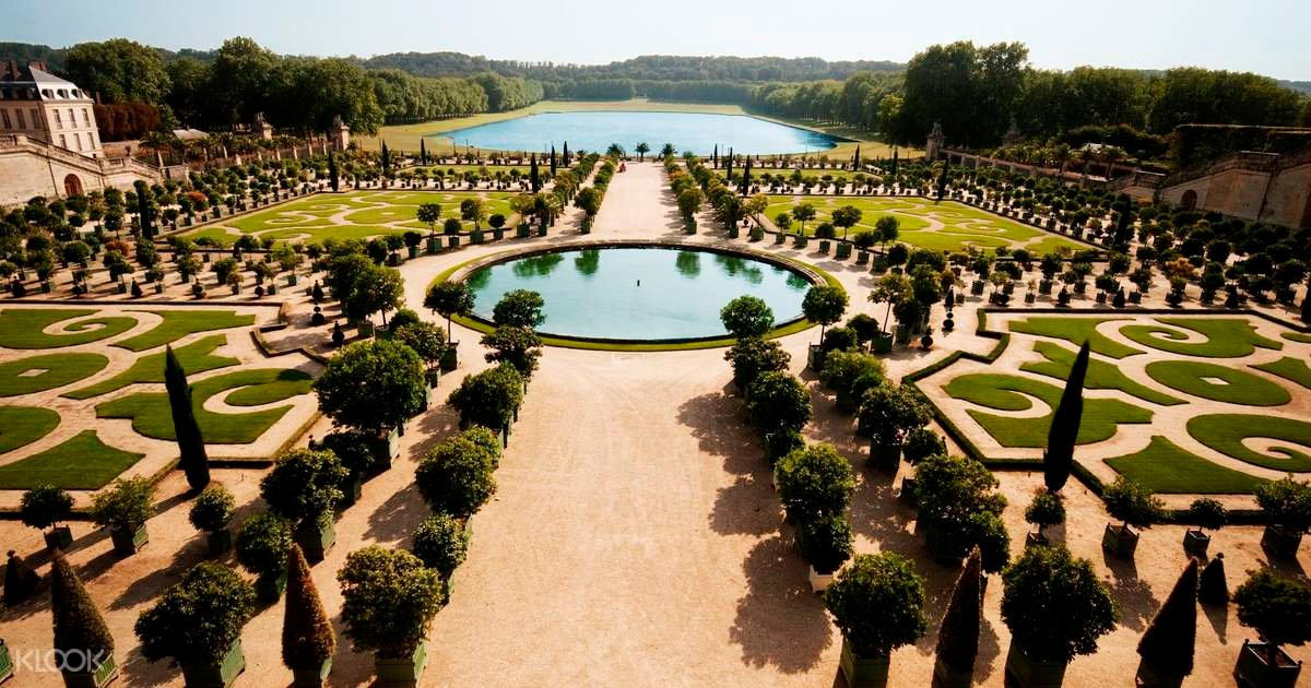 Versailles Full Day Guided Tour from Paris with Skip-the-Line Access...