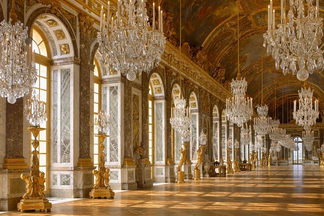 Skip The Line: Palace of Versailles and Gardens from Central...