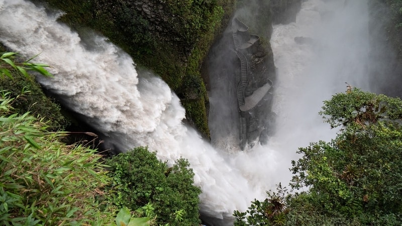 waterfall-banos-ecuador