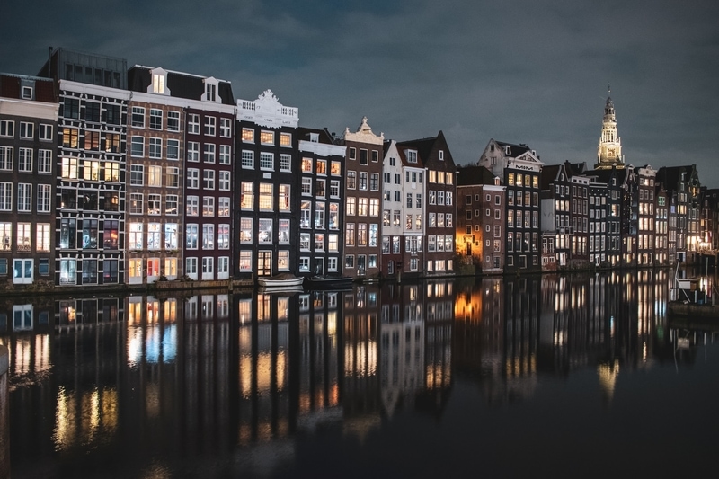 view-of-canal-houses-in-amsterdam