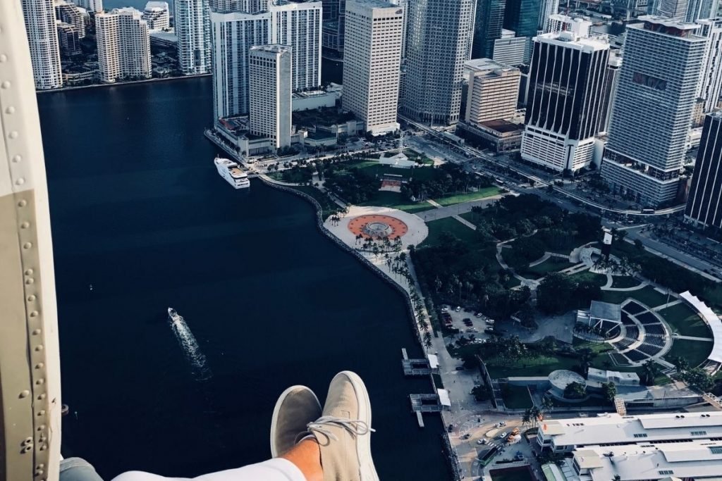 7 Thrilling Tampa Helicopter Tours to Experience the Florida Skyline in 2024