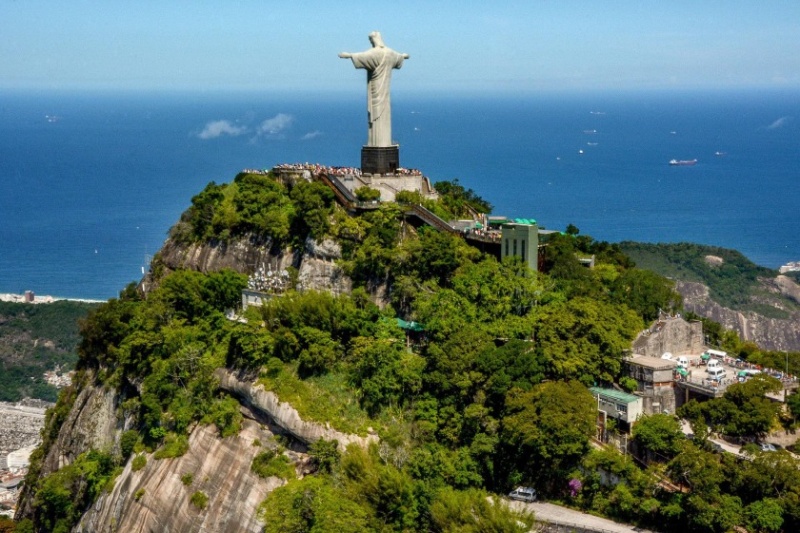the-redeemer-statue-panoramic-view