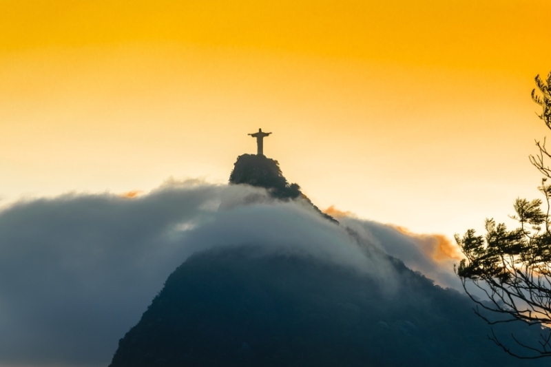 christ-the-redeemer-clouds