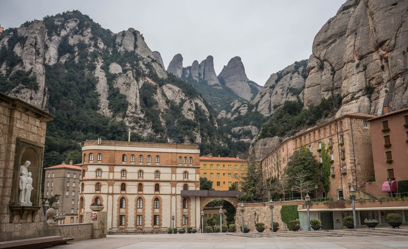 Spring is the best time to visit Barcelona to tour the Montserrat monastery. 