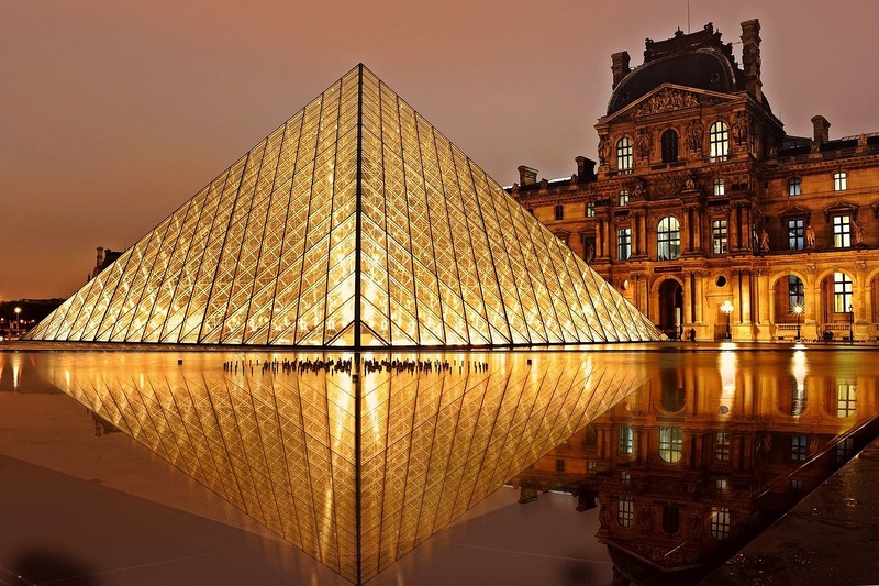 The best time to visit France to see the Louvre is in the fall. 