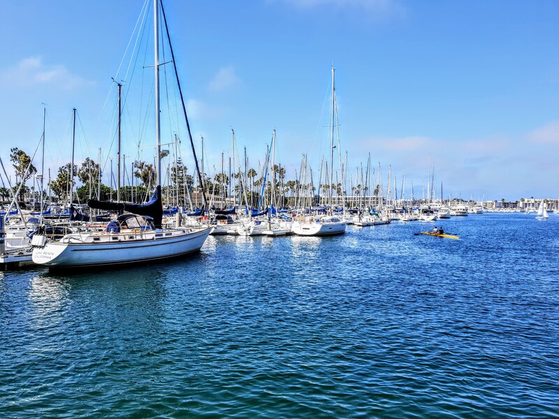 There are many options for boat cruises in Los Angeles, like breakfast, sunset or dinner cruises. 