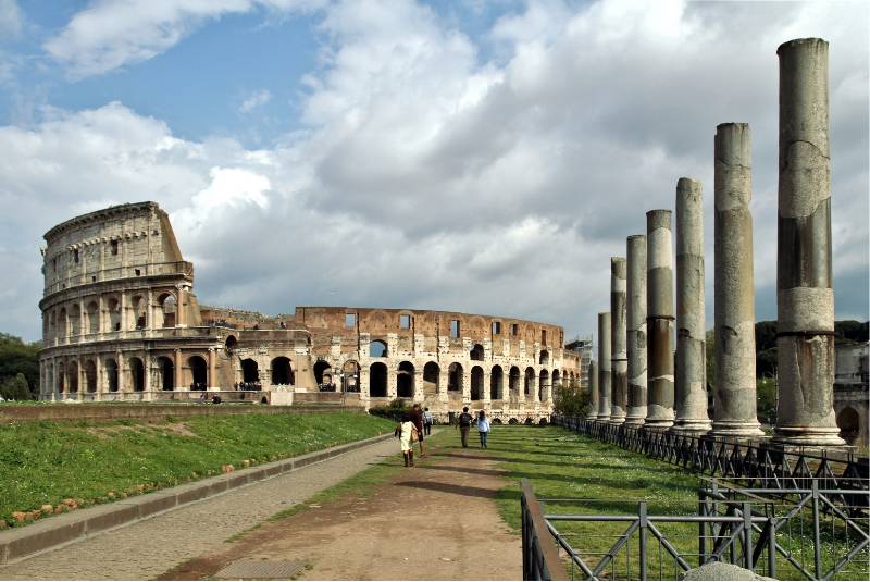 the colosseum with pillars on the side