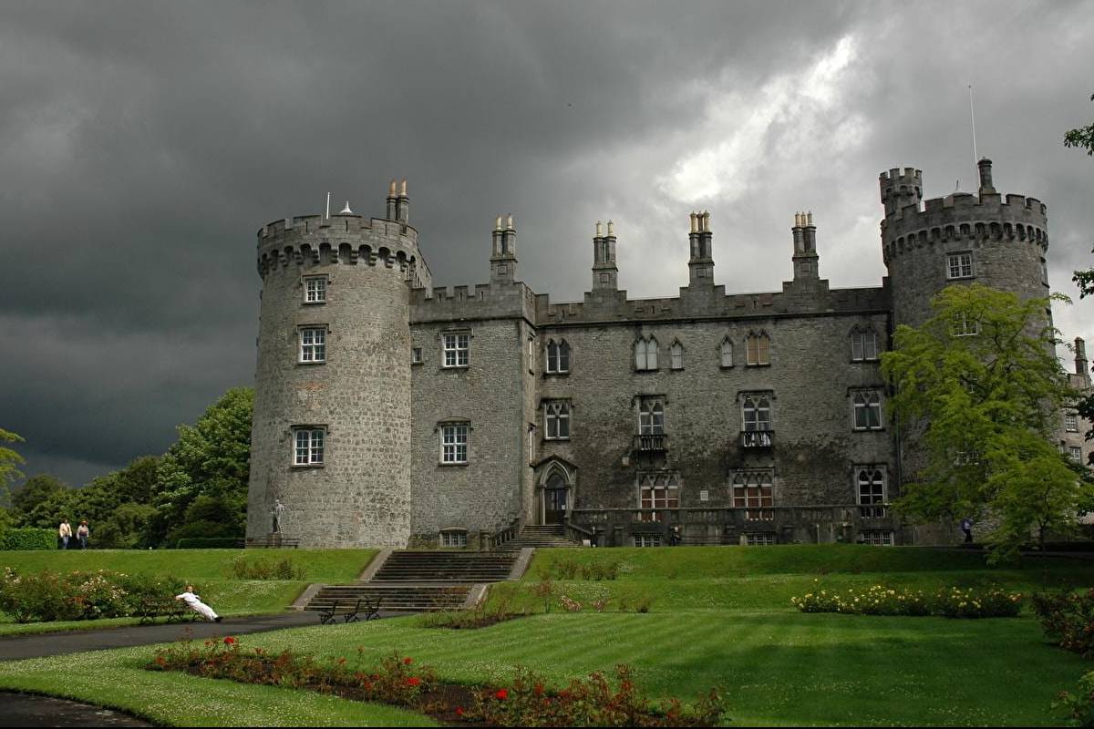 The outside of Castle Kilkenny