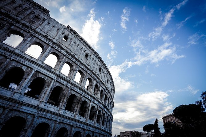 Skip the Line Colosseum, Roman Forum and Palatine Hill Tour with Pick-up